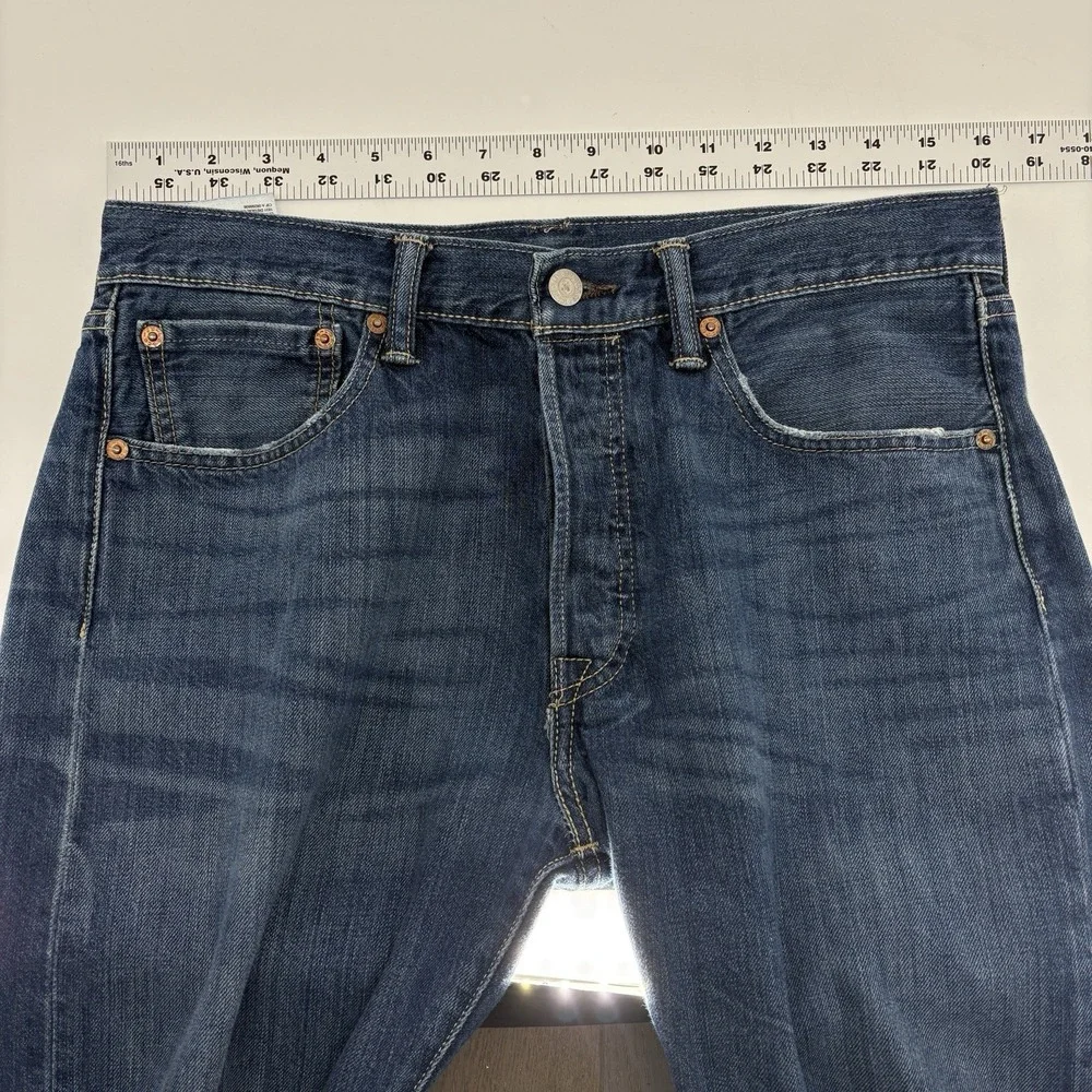 Levi's 501‎ Jeans Blue Medium Wash Straight Leg Button Fly Pants Men 32X33